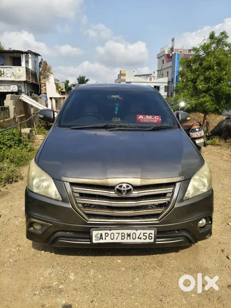 Toyota Innova 2012 Diesel 270000 Km Driven