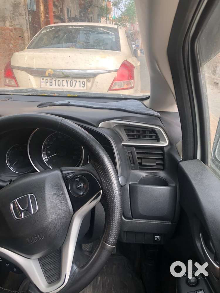 8 Inch Touch Screen , Working Sunroof ,cruise Control , Touch Ac Panel