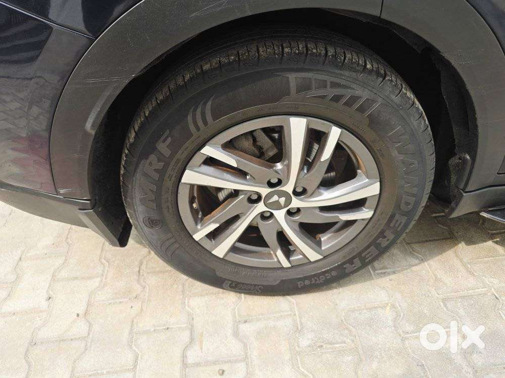 Mahindra Xuv700 2.2 Ax 5 Diesel Mt 7 Str, 2023, Diesel