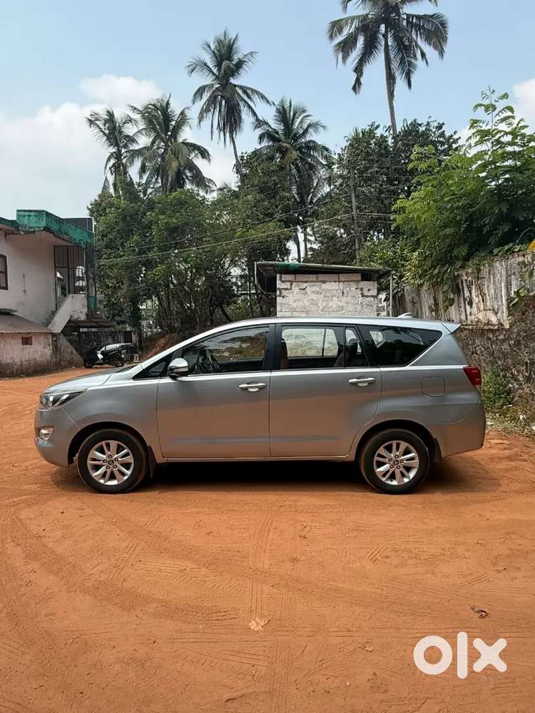 Toyota Innova Crysta 2016 Diesel Well Maintained