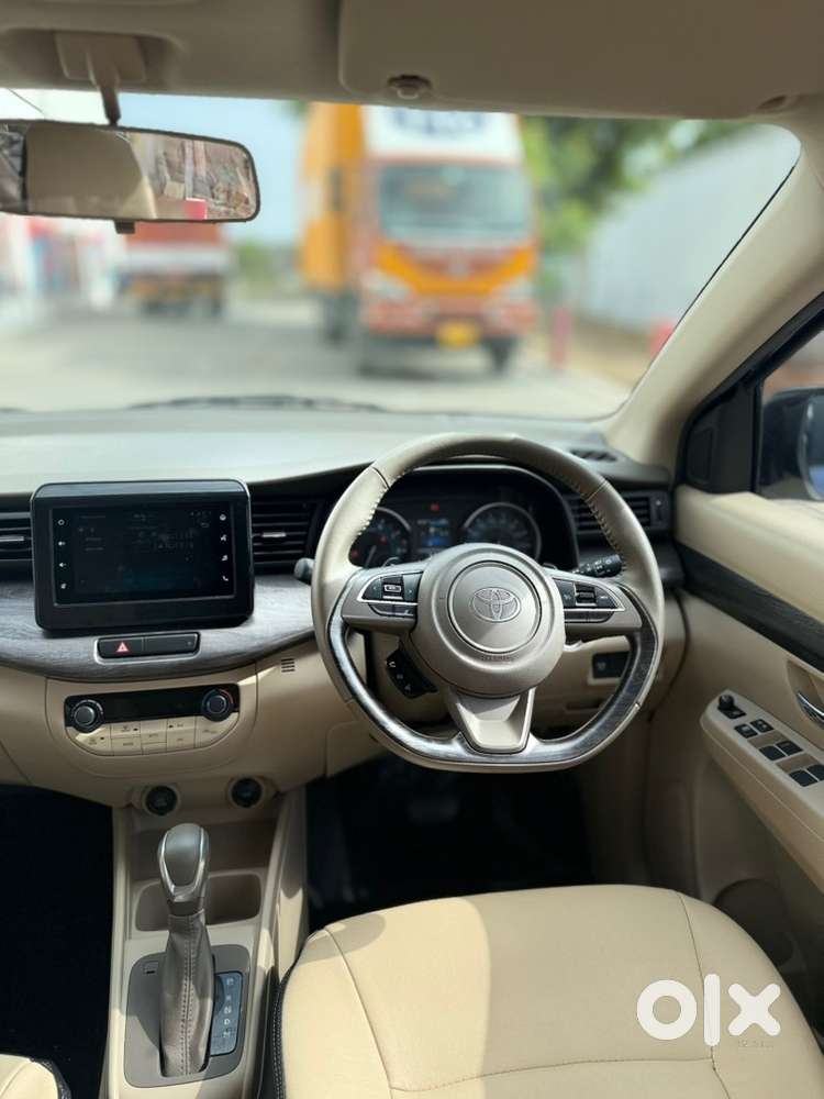 2026 Toyota Rumion V Petrol+hybrid Automatic