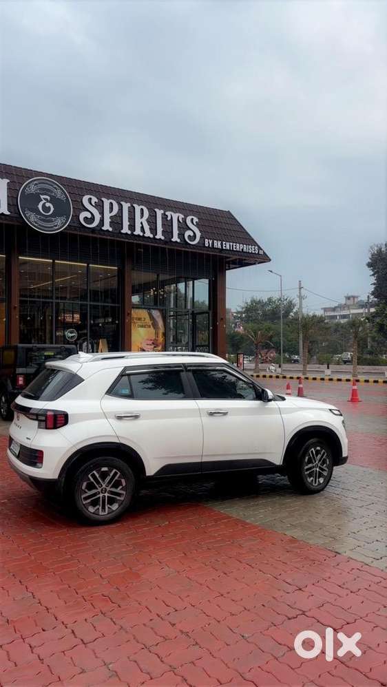 Hyundai Venue 2024 Petrol 32340 Km Driven