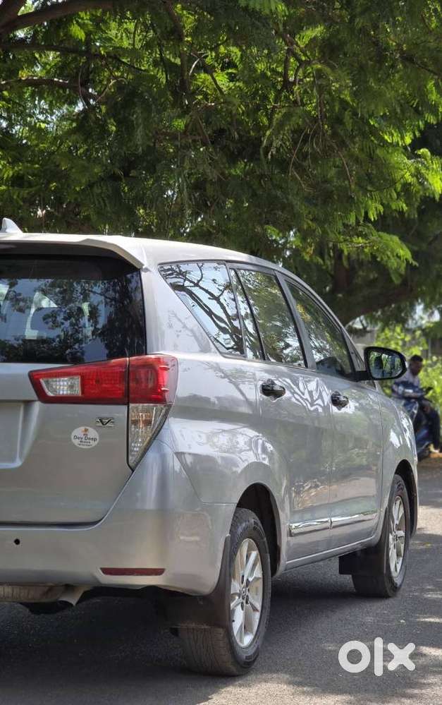 Toyota Innova Crysta 2.4 V 8 Str, 2017, Diesel