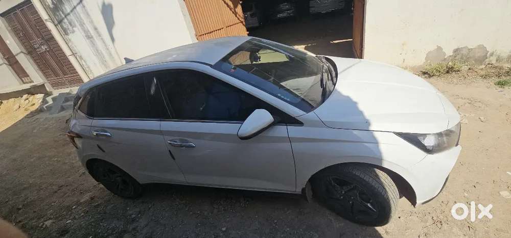 Hyundai New I20 2022 Petrol 28700 Km Driven