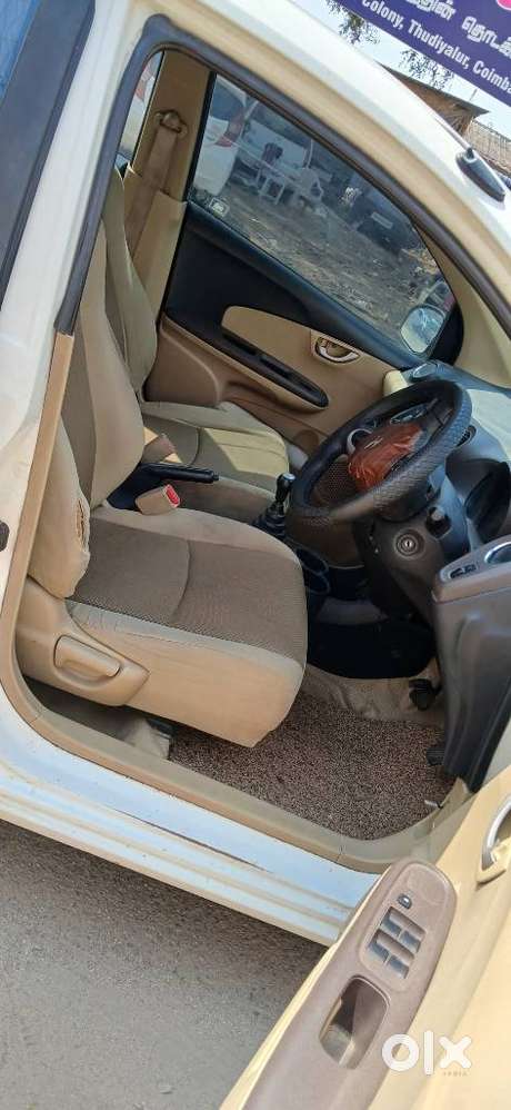 Honda Brio 2011-2013 V Mt, 2013, Petrol