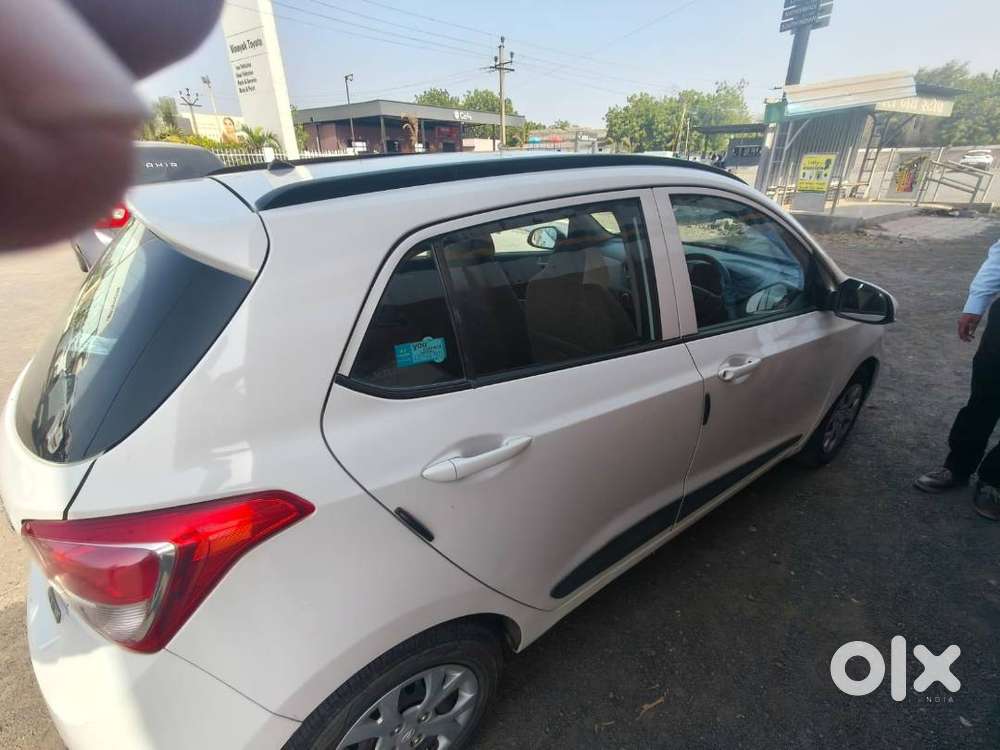 Hyundai Grand I10 2016 Petrol Well Maintained