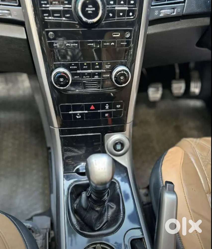Xuv500 W11 Optional With Sunroof
