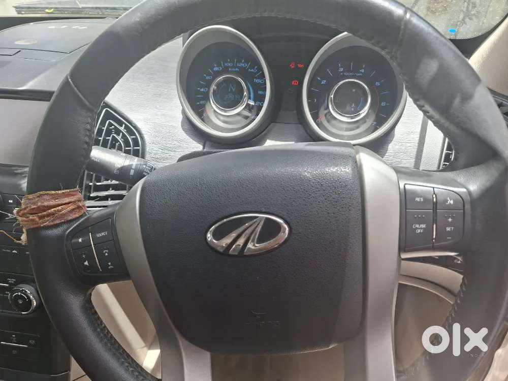 Mahindra Xuv500 2017 Diesel Only 22000 Km Driven With Sunroof