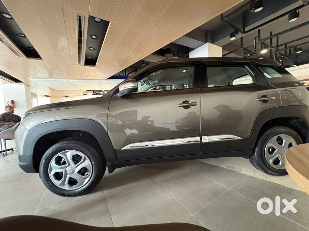 Maruti Suzuki Brezza Lxi Cng  Brand New  Arena Dealer
