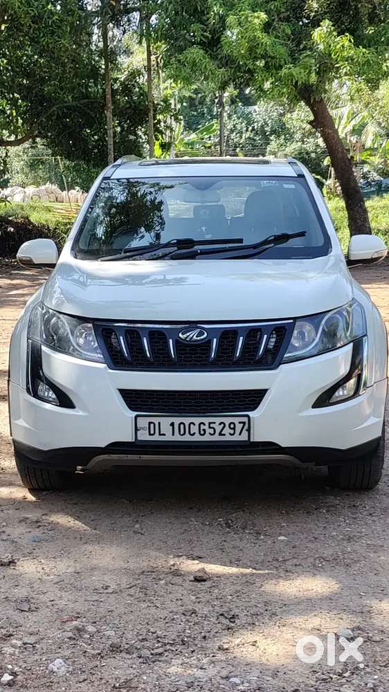 Mahindra Xuv500 W10 | 2015 | Dl Registered | 90k Km | 2nd Owner | ₹3.9