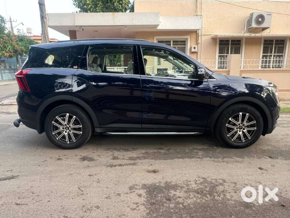 Mahindra Xuv700 2.2 Ax 7 Diesel At Luxury Pack Str, 2025, Diesel