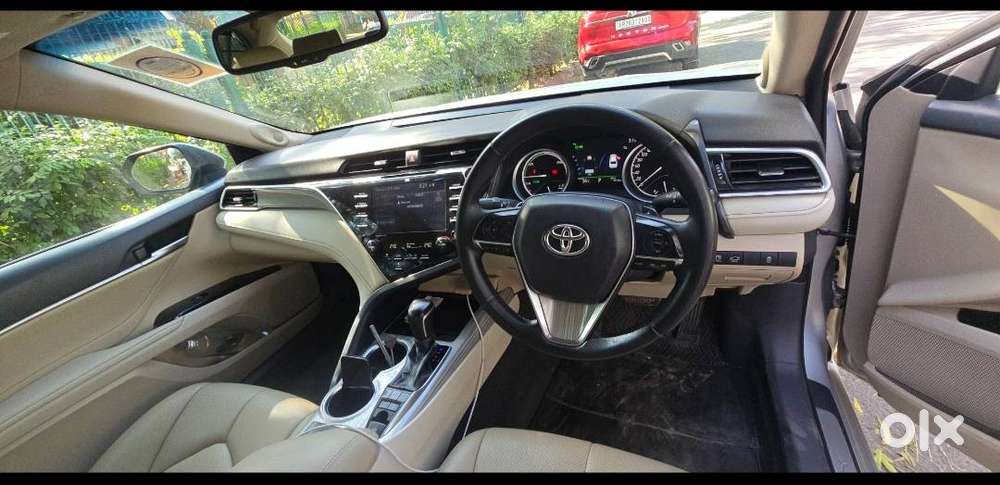 Toyota Camry Hybrid 2019