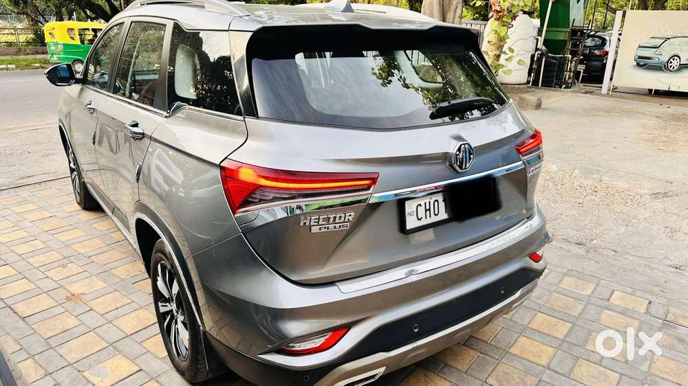 Mg Hector Plus Sharp Pro 1.5 Turbo Petrol  Cvt 7 Str Dual Tone, 2020..
