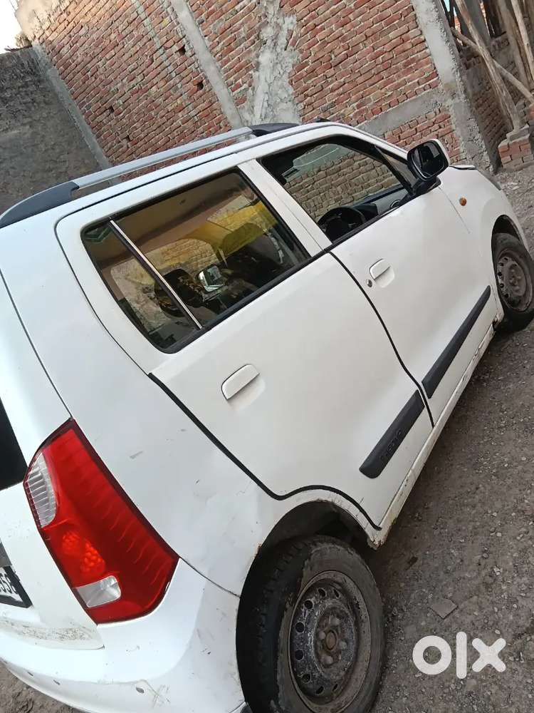 Car Me Koi Bhi Kami Nhi Hai