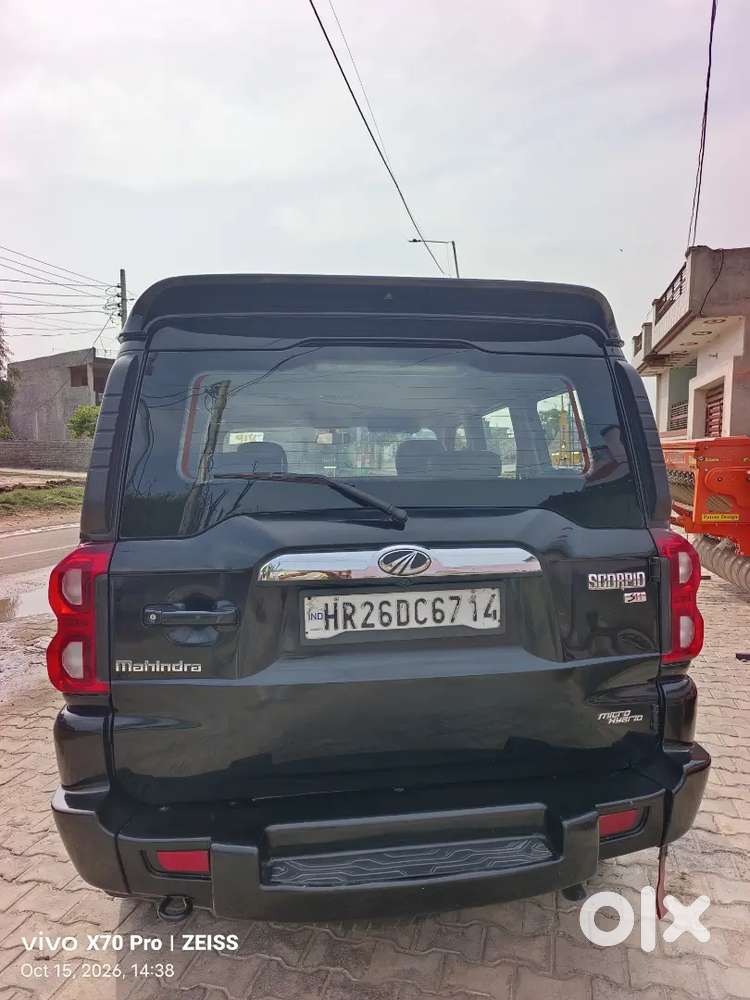 Mahindra Scorpio S6 Plus 2017 Diesel Manual