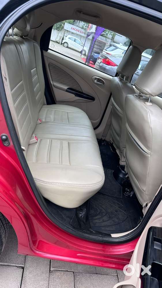 Toyota Etios Liva V Dual Tone, 2019, Petrol