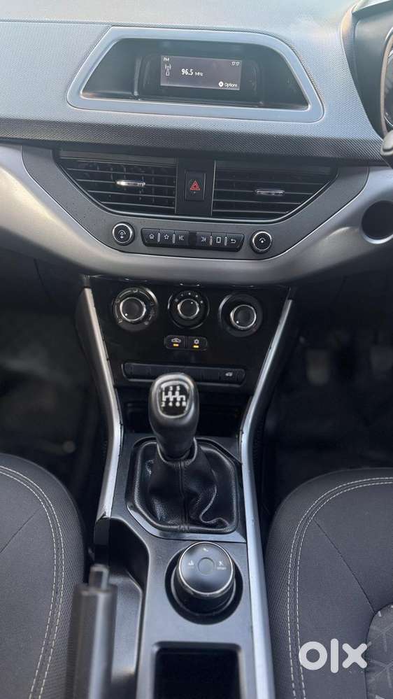 Tata Nexon 1.5 Revotorq Xm (s), 2021, Petrol