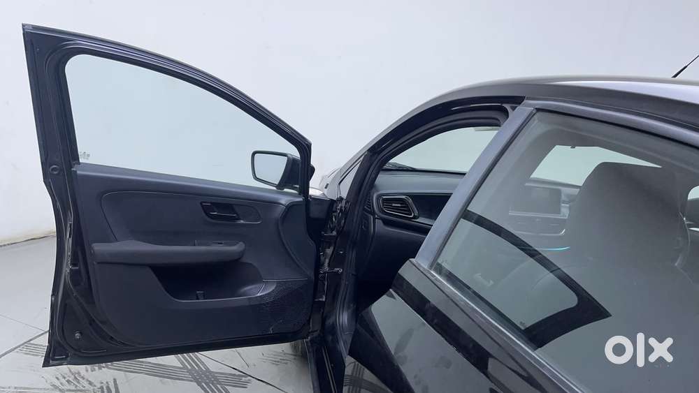 Tata Altroz 1.2 Xz Plus Dark Edition, 2023, Petrol