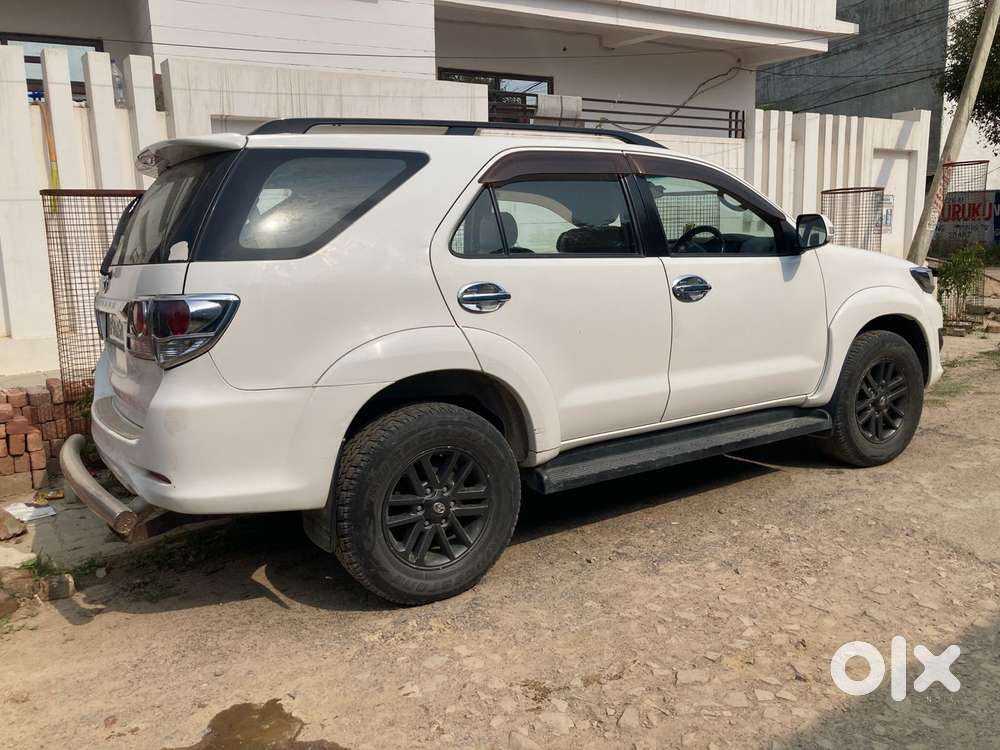 Toyota Fortuner 4x2 Manual, 2016, Diesel