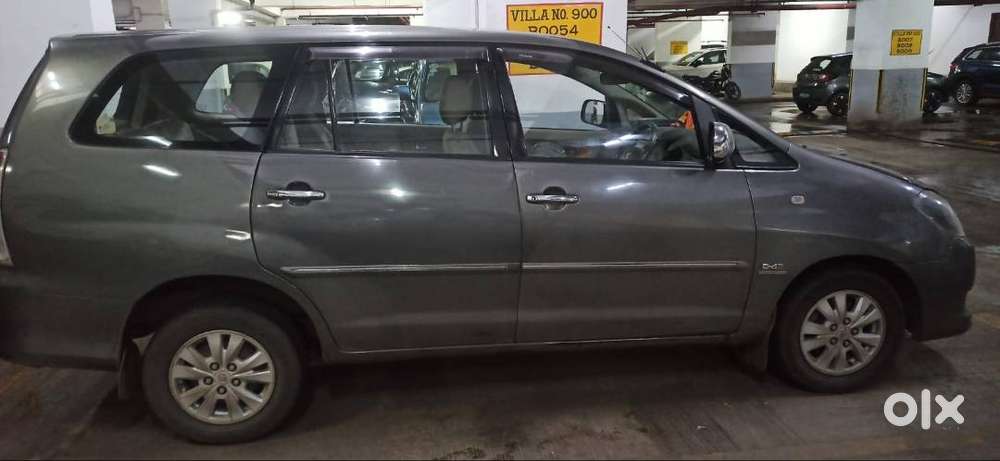 Toyota Innova 2010 Model Diesel Car