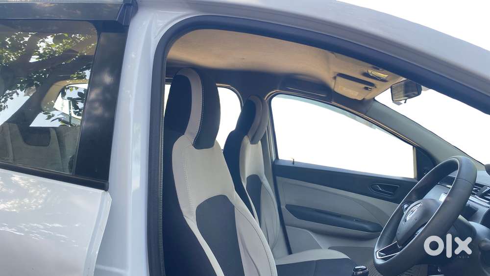 Renault Triber Rxt, 2022, Petrol