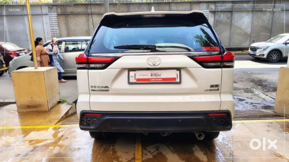 Toyota Innova Hycross 2.0 Zx (o) Hybrid 7 Str, 2024, Petrol
