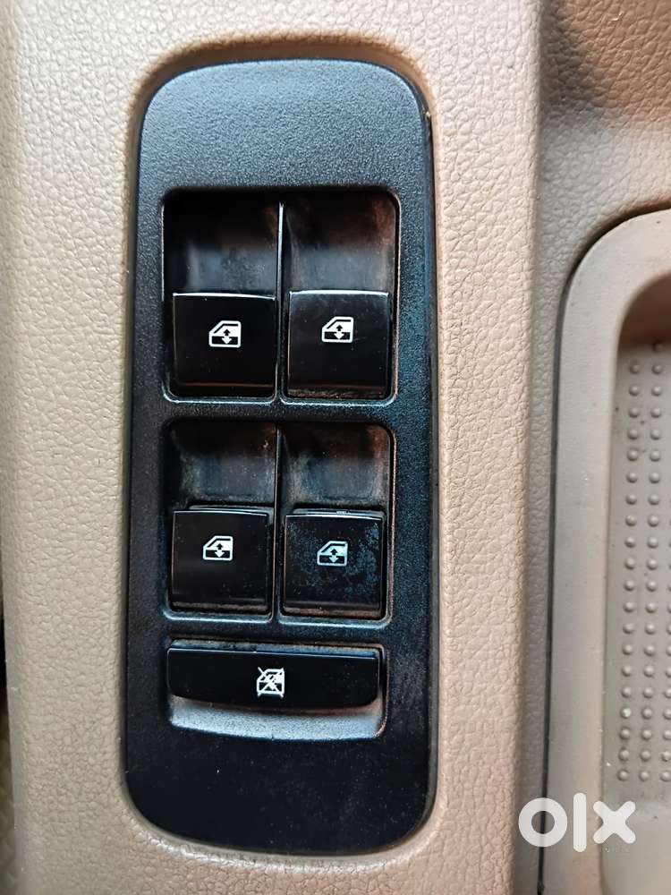 Mahindra Tuv 300 Mhawk100 T8, 2017, Diesel