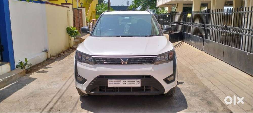 2024 Mahindra Xuv300 W4 Turbo Petrol (single Owner)