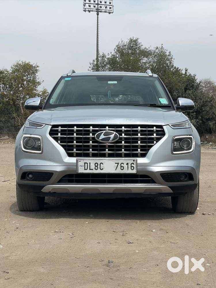 Hyundai Venue Sx+ At, 2022, Petrol