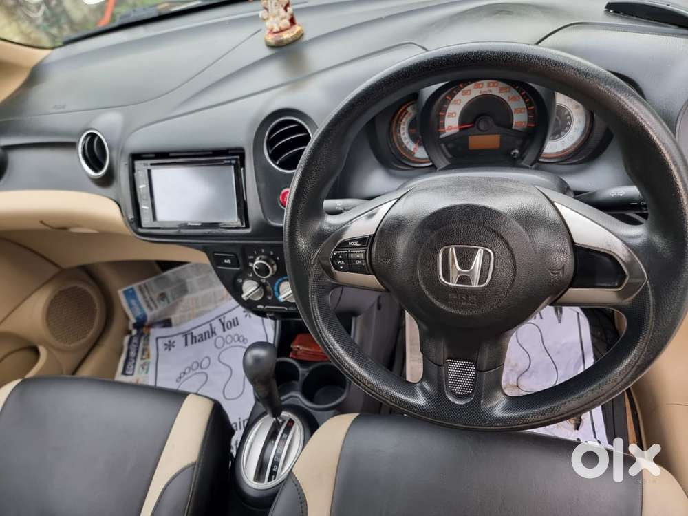 Honda Brio V Automatic, 2014, Petrol