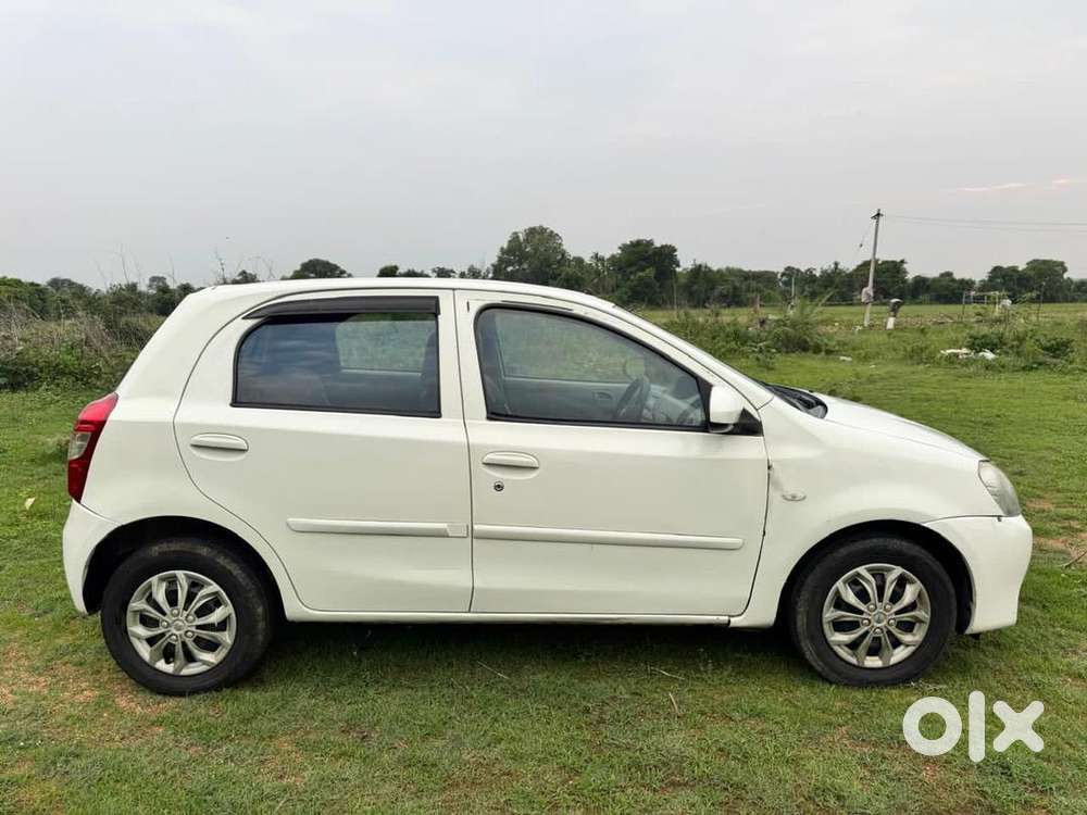 Toyota Etios Liva 2015 Diesel Well Maintained