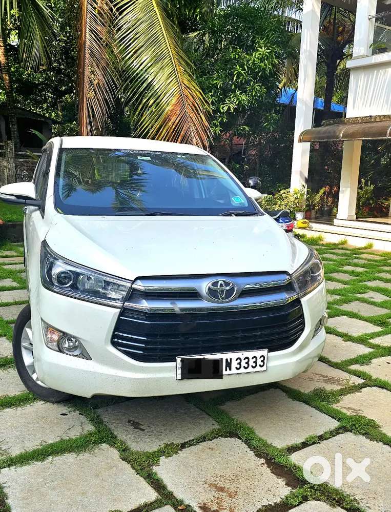 Toyota Innova Crysta 2.4v