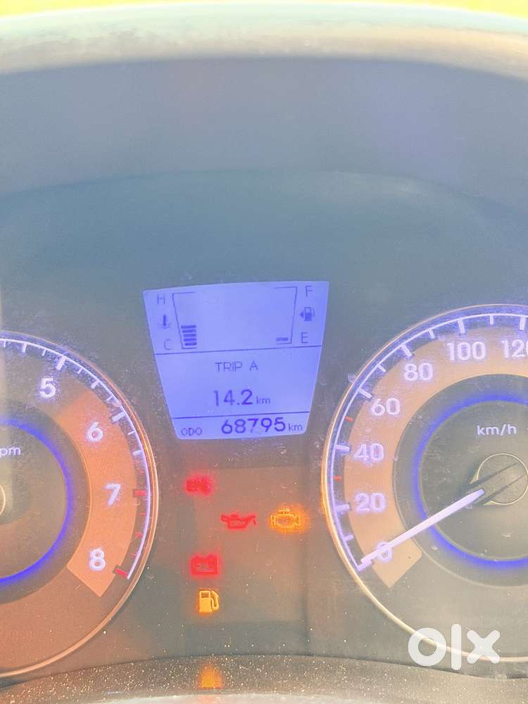 Hyundai Fluidic Verna 1.6 Vtvt Sx, 2011, Petrol