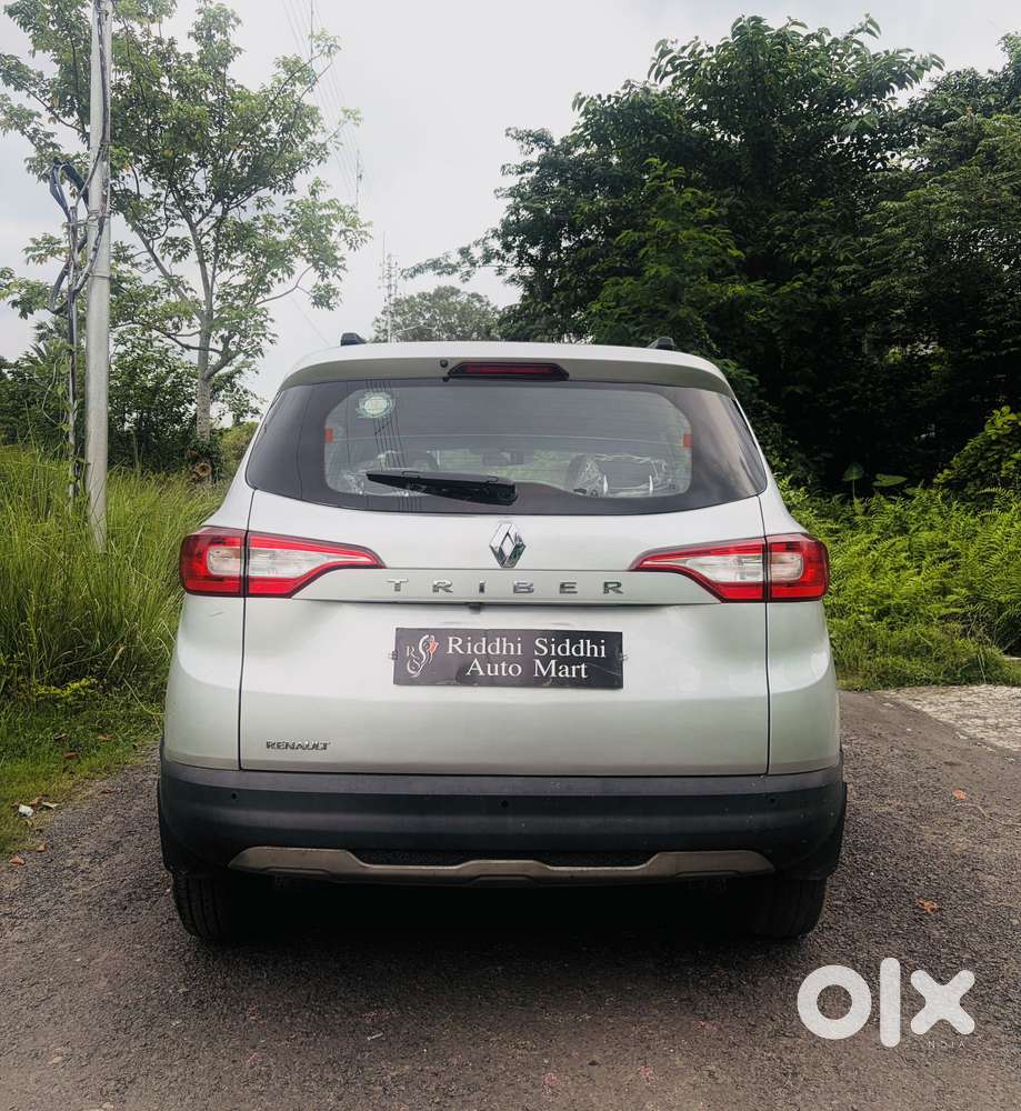 Renault Triber Rxz, 2022, Petrol
