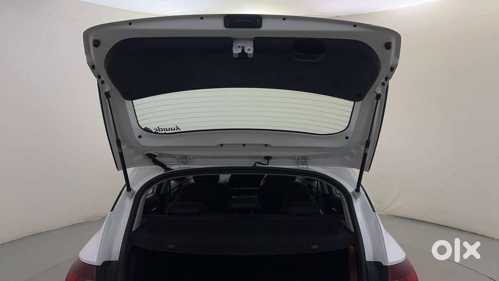 Hyundai New I20 1.2 Asta (o) Ivt, 2023, Petrol