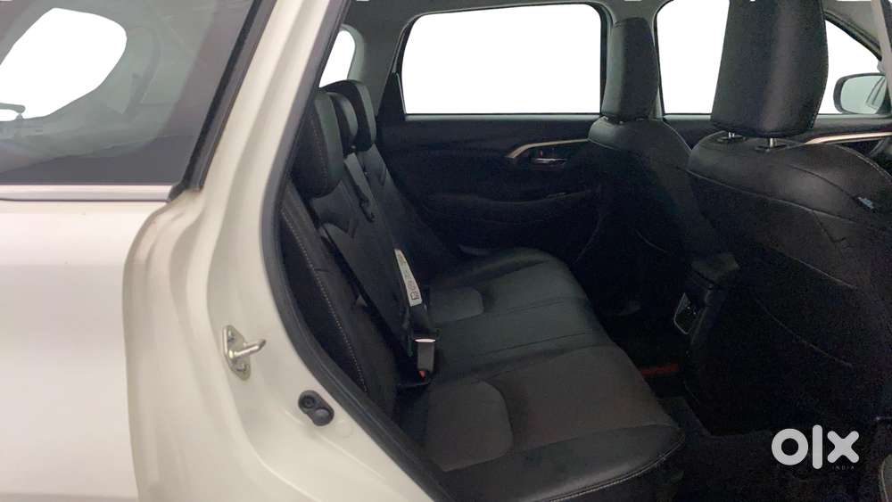 Maruti Suzuki Grand Vitara 1.5 Alpha Plus Intelligent Hybrid Ecvt, 2..