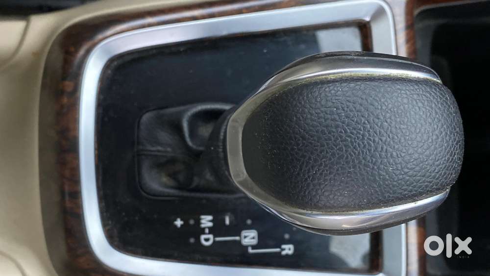 Maruti Suzuki Swift Dzire Amt Vxi, 2017, Petrol