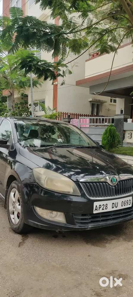 Skoda Rapid Elegance 2013