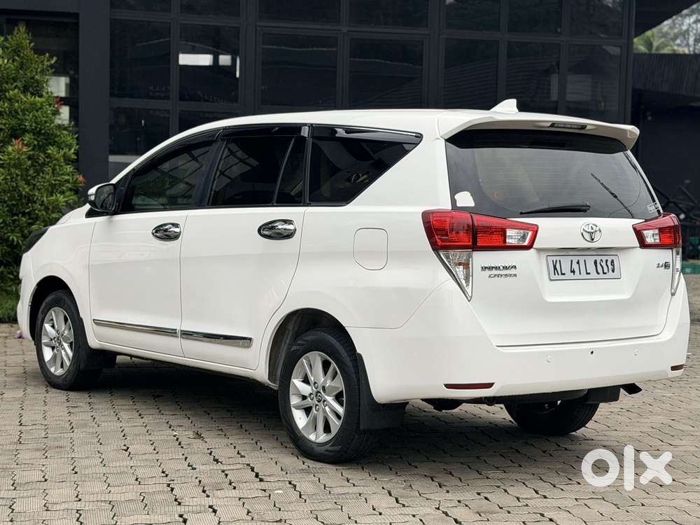 Toyota Innova Crysta 2.4 G Mt 8s, 2016, Diesel