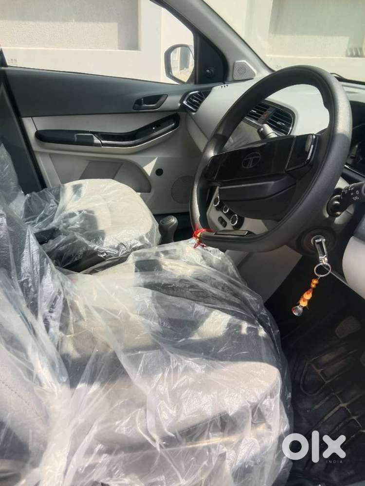 Tata Tiago, 2025, Petrol