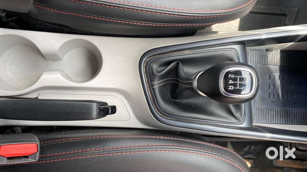 Hyundai New I20 1.2 Asta (o) Mt, 2023, Petrol