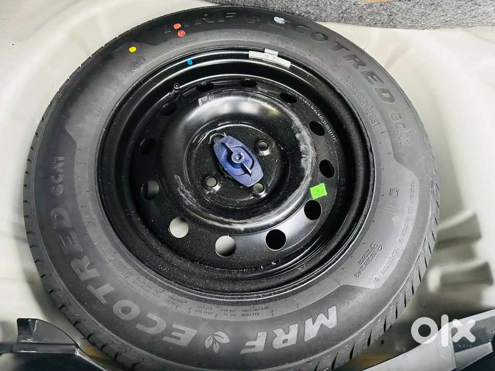 Maruti Suzuki Swift Vxi + Manual, 2025, Petrol