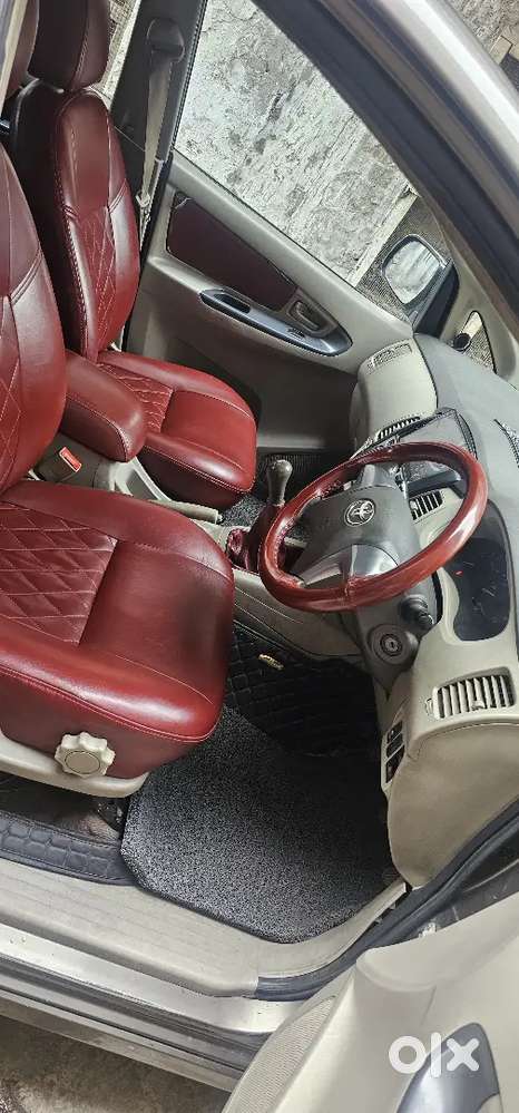 Well Maintain Car 70 % Tyre, Led Tube Light