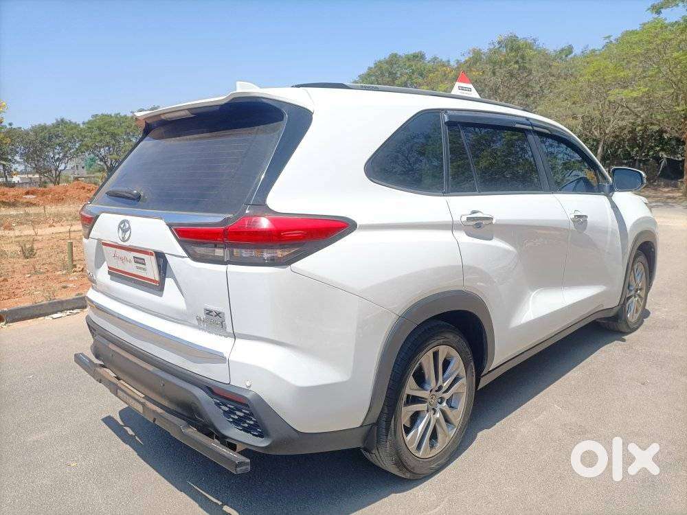 Toyota Innova Hycross 2.0 Zx (o) Hybrid 7 Str, 2023, Petrol