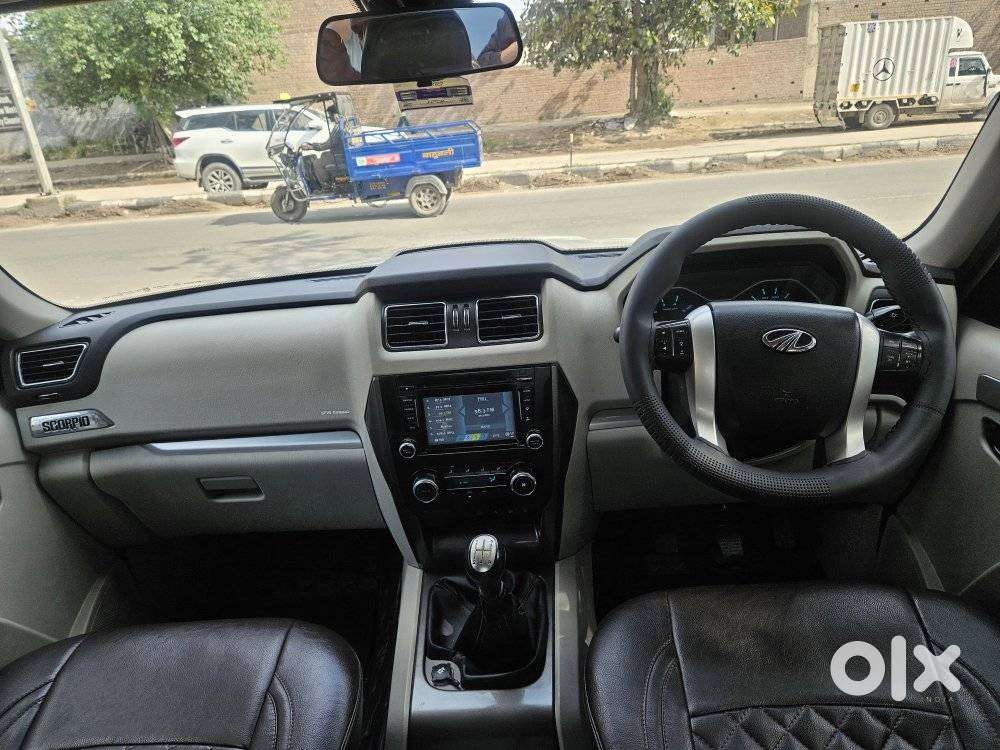 Mahindra Scorpio S10, 2015, Diesel