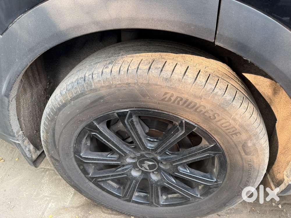 Mahindra Xuv700 Diesel 2024 Ax7l Awd Top Model