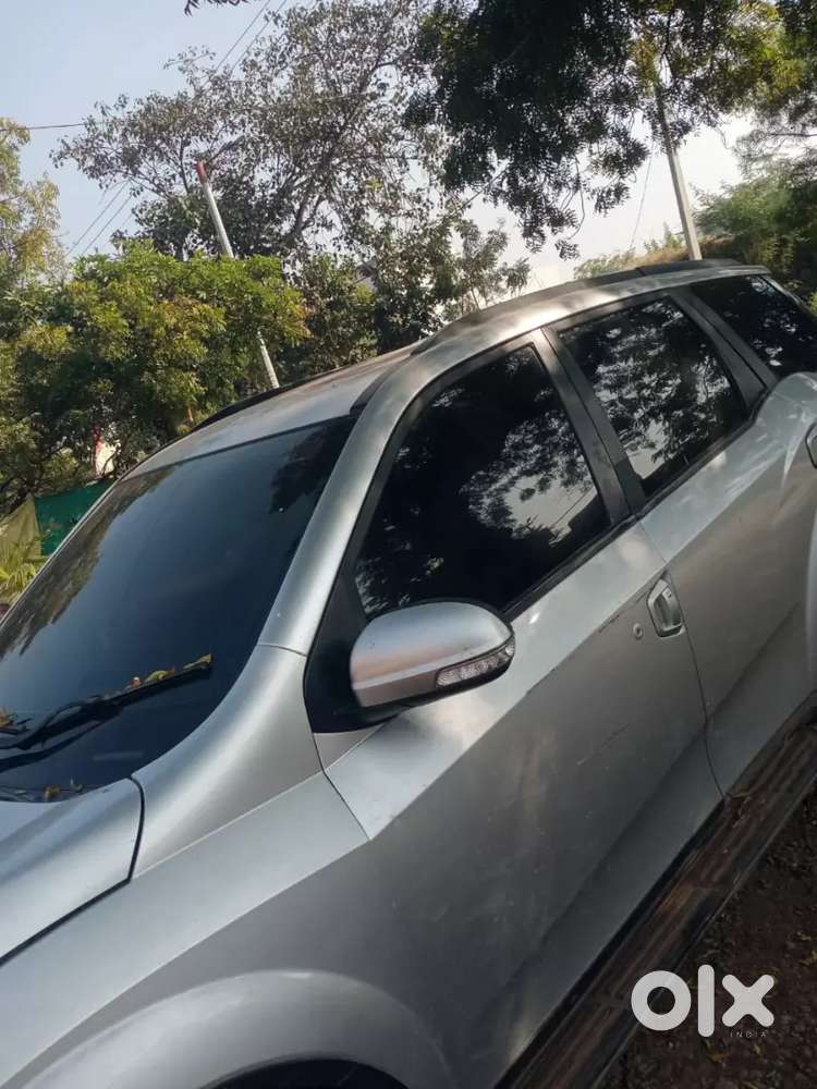 Mahindra Xuv500 2016 Diesel 150000 Km Driven
