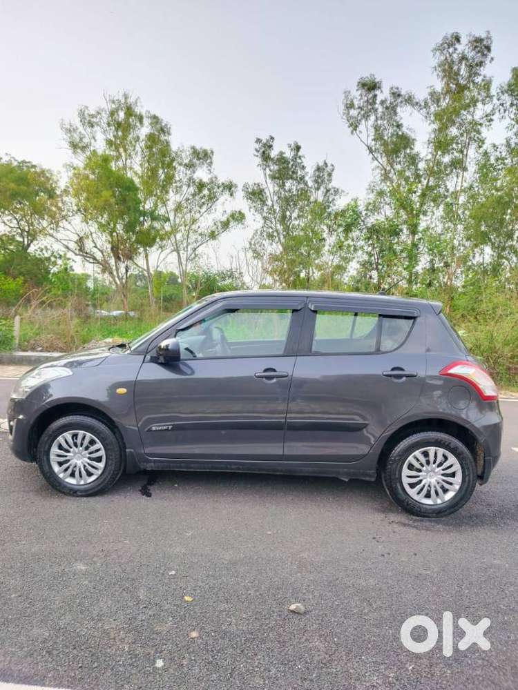 Maruti Suzuki Swift Lxi Option, 2015, Petrol