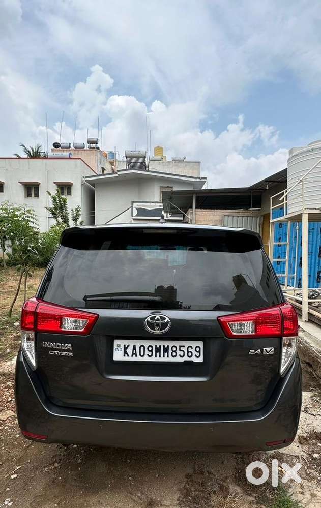 Innova Crysta 2.4  V