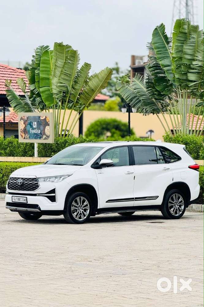 Toyota Innova Hycross, 2023, Petrol